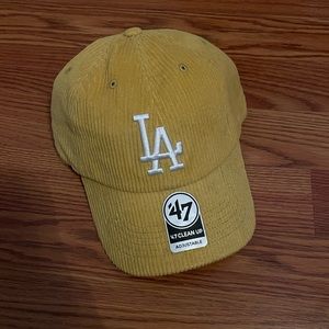 URBAN OUTFITTERS - ‘47 UO MLB Baseball Hat 🖤